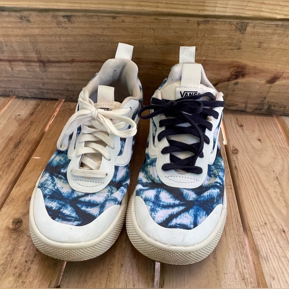 Vans off the wall/ blue and white